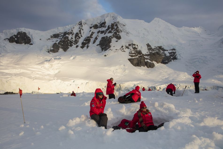 Une équipe de chercheurs en Antarctique.