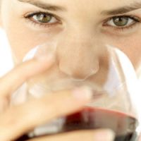 Cancer du sein : boire de l'alcool augmente les risques de 15%
