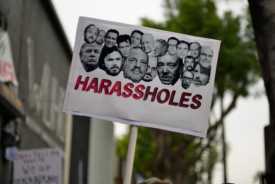 Pancarte d'une manifestation contre le harcèlement sexuel à Los Angeles dimanche 12 novembre 2017.