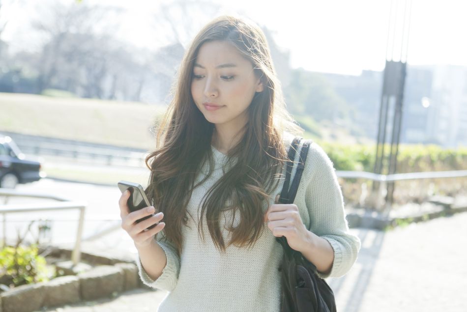 Pourquoi sommes-nous si obsédé par quelqu'un qui ne répond pas aux SMS (et comment se désintoxiquer)