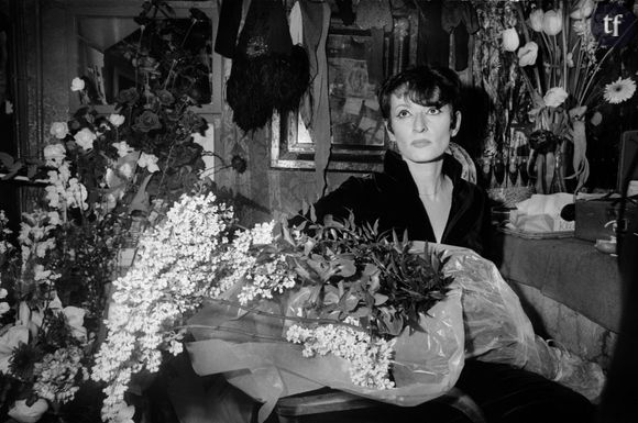 Barbara dans sa loge, au théâtre Bobino, Paris, le 30 janvier, 1975