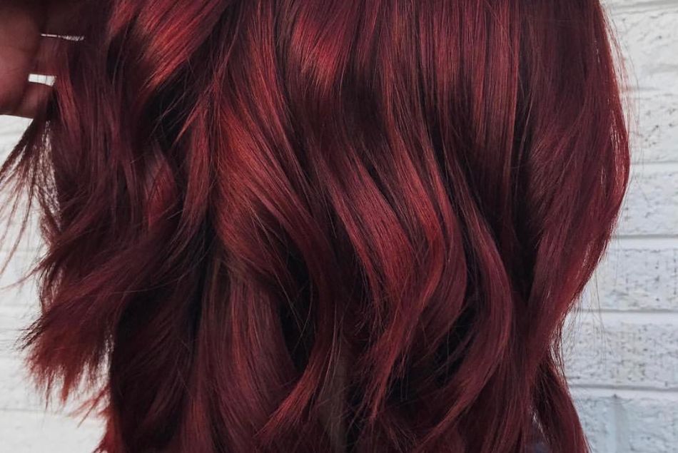 Coloration tendance 2018 : les cheveux vin chaud