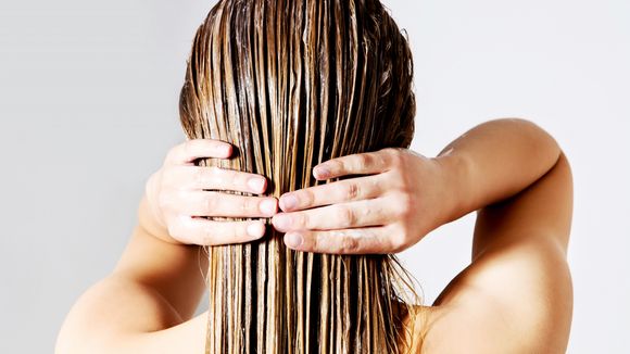 5 idées de coiffures wet hair canons