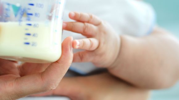 Lactalis : que risque mon bébé s'il a bu du lait contaminé ?