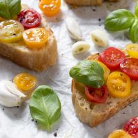 La recette des bruschettas arc-en-ciel