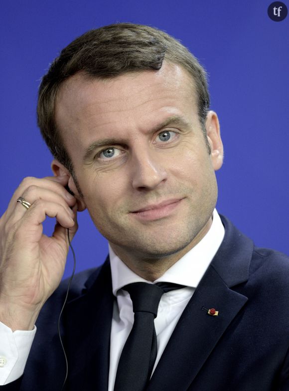 On a quelques mises au point à faire dans l'oreillette d'Emmanuel Macron