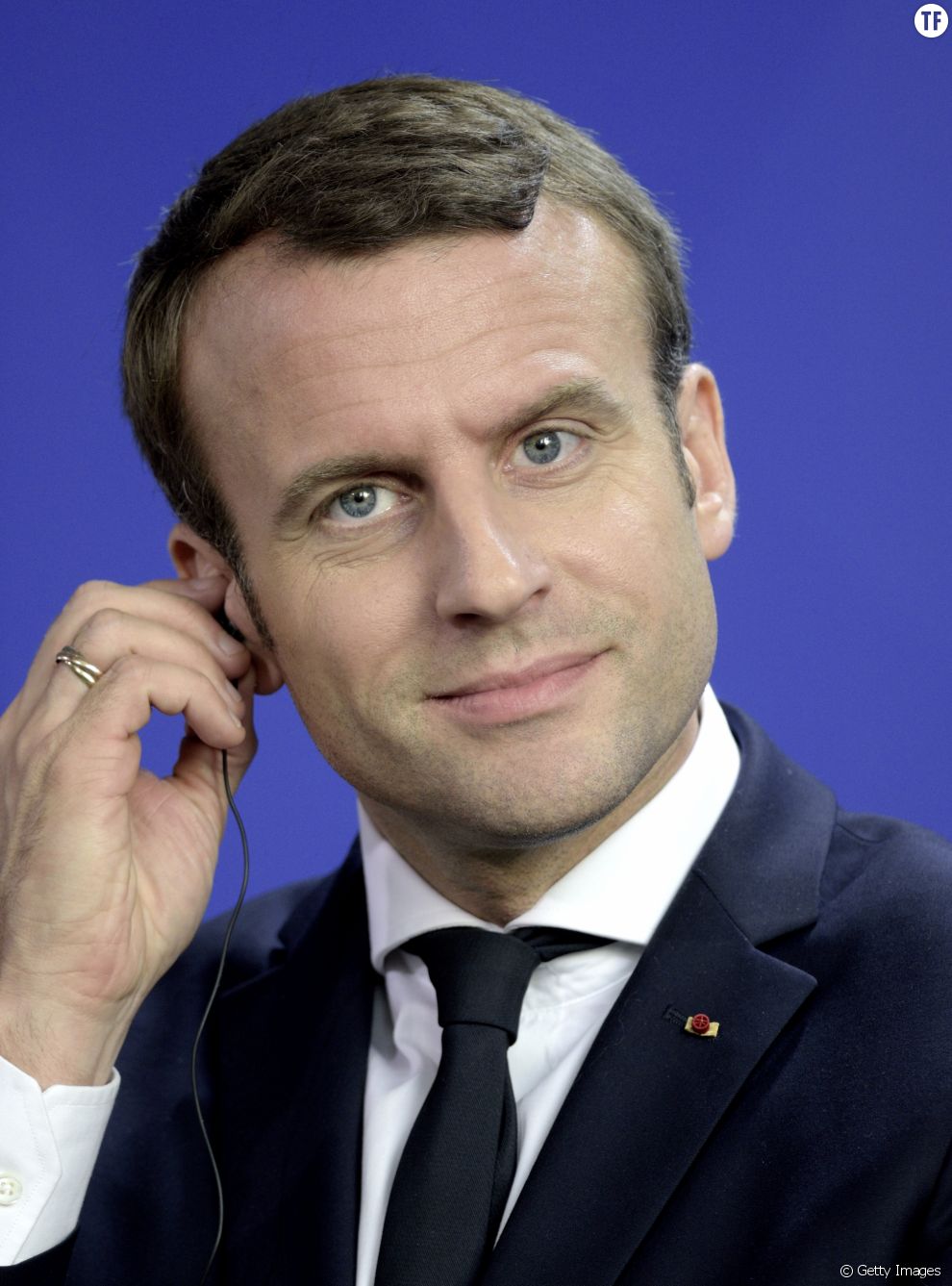 On a quelques mises au point à faire dans l&#039;oreillette d&#039;Emmanuel Macron