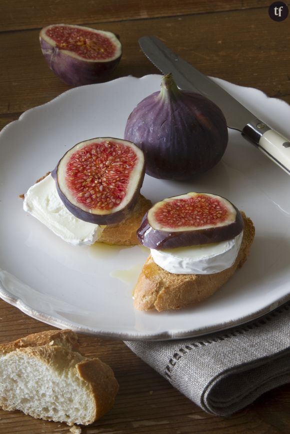 La recette des tartines au chèvre, au miel et à la figue