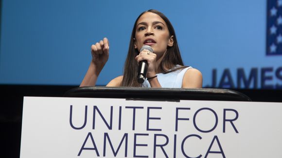 Alexandria Ocasio-Cortez, la nouvelle politique badass prête à en découdre avec Trump