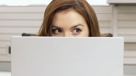 Que faire si je me suis plantée de destinataire dans un mail au boulot ?