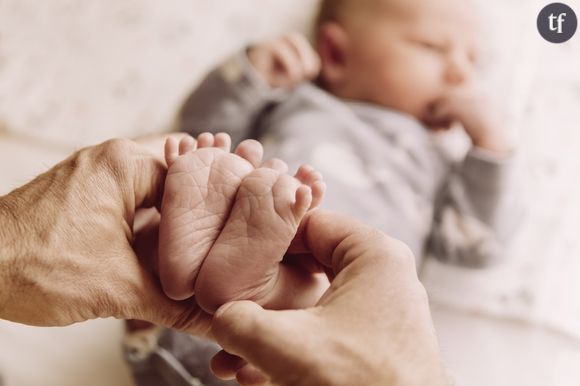 Un homme et son bébé