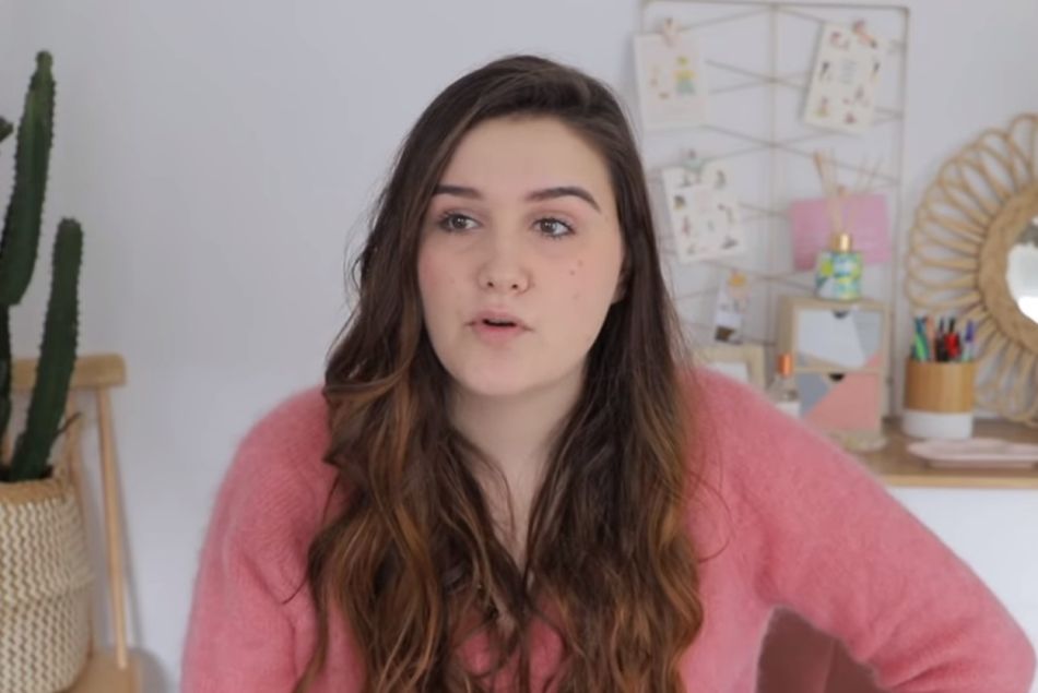 La youtubeuse Léa se confie sur la violence subie lors de son avortement