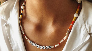 Les bijoux de gamine, la tendance régressive et cool de 2019