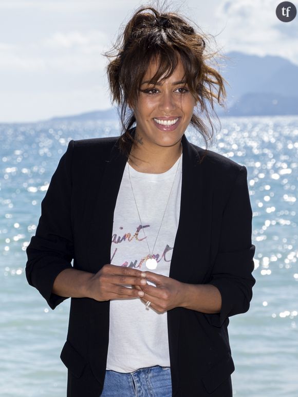 Amel Bent tacle les commentaires grossophobes reçus sur Instagram