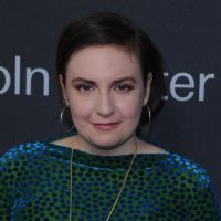 Lena Dunham pose nue pour prôner un message body positive (et la bonne cause)