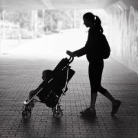 4 raisons de lire "Le regret d'être mère", un livre remarquable sur un sujet tabou