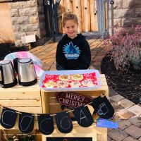 Cette petite fille de 5 ans vend des cookies pour aider ses camarades plus précaires