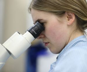 Les premiers tests de vaccin contre le coronavirus ont commencé sur des volontaires