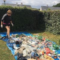 Elle ramasse les déchets en rentrant du travail à vélo (et le résultat est désolant)