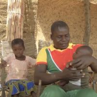 Des "écoles de maris" au Burkina Faso pour sensibiliser les hommes aux droits des femmes