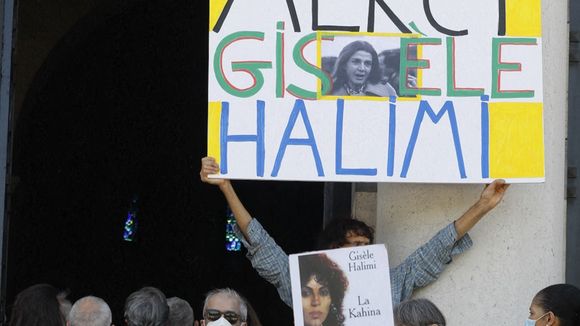 A Rouen, le maire souhaite une statue de Gisèle Halimi à la place de Napoléon