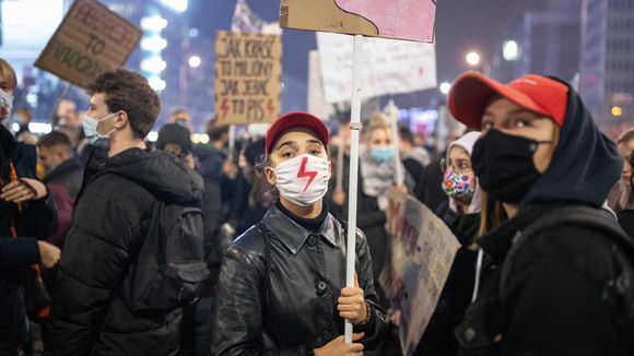 La Pologne suspend l'interdiction quasi-totale de l'IVG sous la pression des femmes