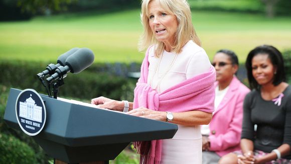 Un édito sexiste demande à Jill Biden de laisser tomber son titre de "docteure"