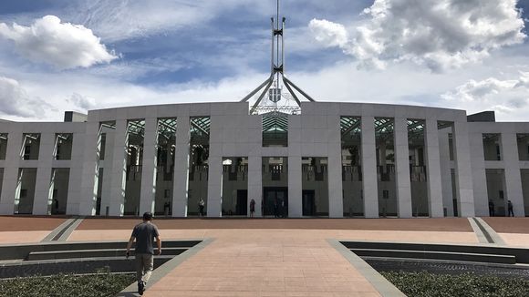 Un scandale de vidéos sexuelles met en lumière le sexisme du Parlement australien