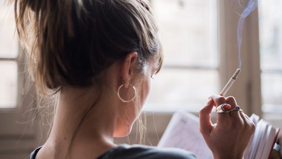 Une "pandémie mondiale" de cancer du poumon chez les femmes ? Les médecins alertent