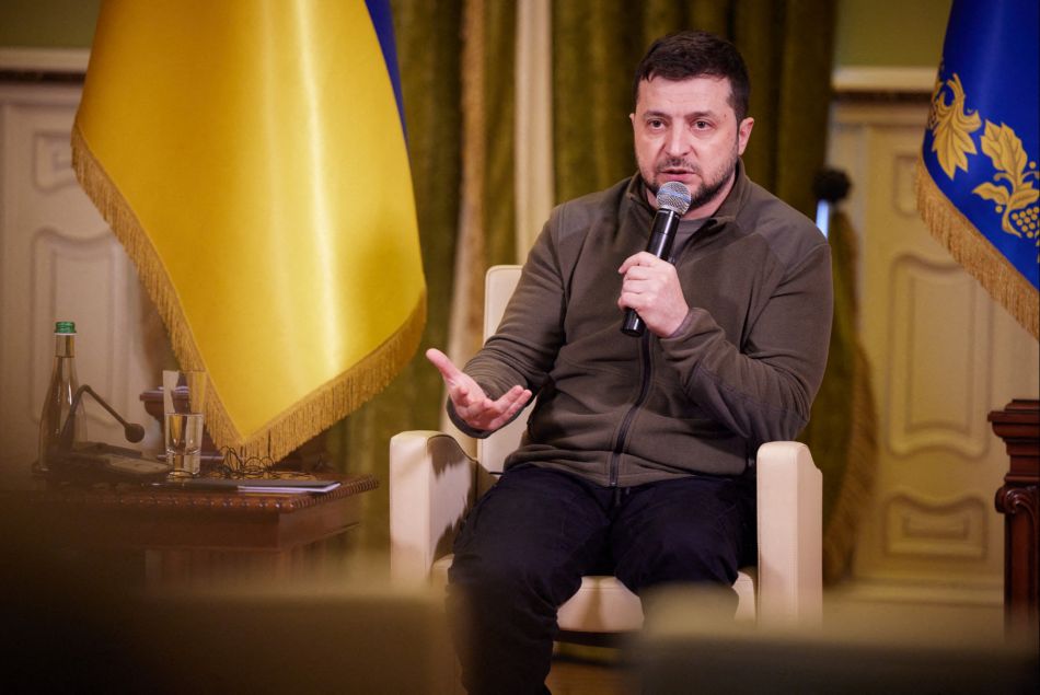 Volodymyr Zelensky face aux journalistes, le 12 mars 2022.