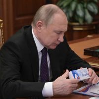 Cancer, stéroïdes, syndrome d'hubris : ces rumeurs sur la santé de Vladimir Poutine