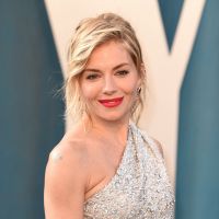 Sienna Miller confie avoir congelé ses ovocytes à 40 ans