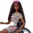 Barbie noire en fauteuil roulant