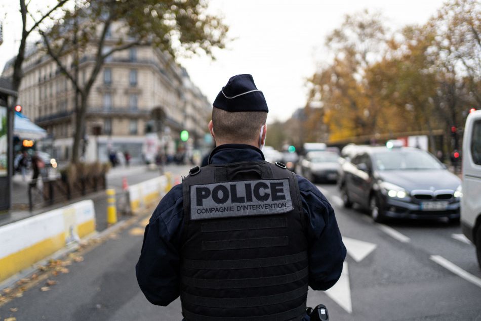 Contrôle de police à Paris en 2020/photo d'illustration