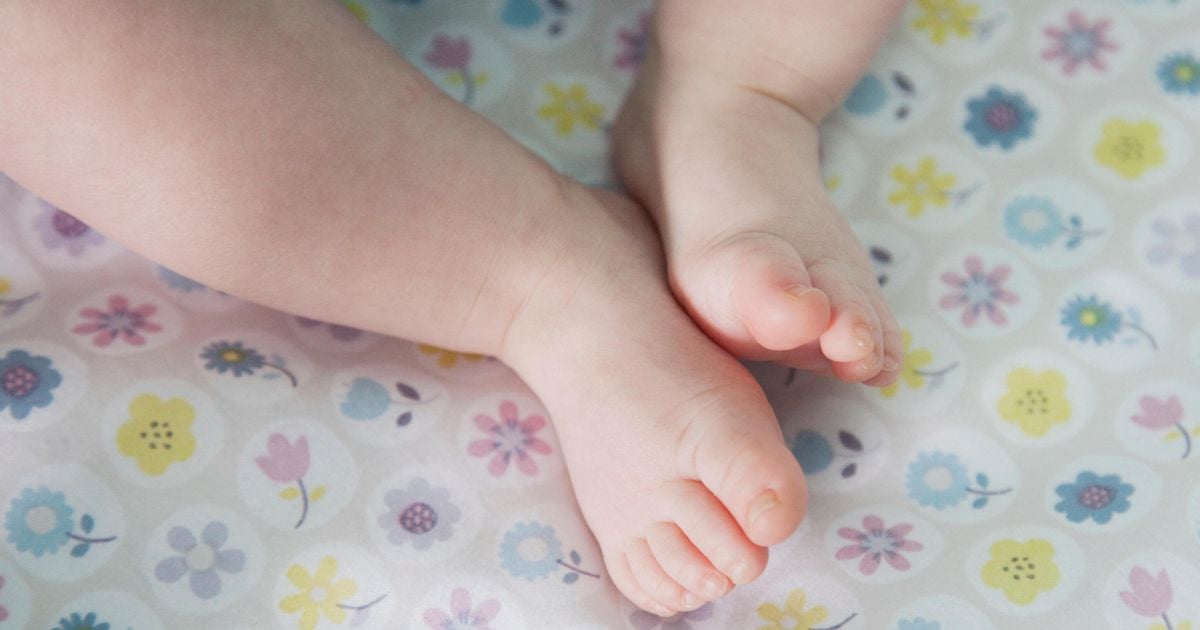 Excédée par les pleurs d