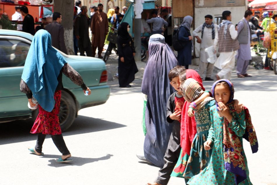 Des afghanes oeuvrant au sein de postes gouvernementaux ont déjà été renvoyées chez elles dès l'arrivée au pouvoir des talibans