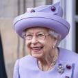  La reine Elizabeth II assiste à un défilé de loyauté des forces armées dans les jardins du palais de Holyroodhouse, à Édimbourg, à l'occasion de son jubilé de platine en Écosse. La cérémonie fait partie du voyage traditionnel de la reine en Écosse pour la semaine de Holyrood. Edimbourg, le 28 juin 2022. 