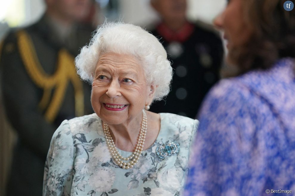  La reine Elisabeth II lors de l&#039;inauguration de l&#039;hospice de la Tamise à Maidenhead, Berkshire, Royaume Uni, le 15 juillet 2022. 