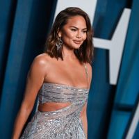 Chrissy Teigen partage une photo de "fuite" de lait (et c'est décomplexant)