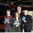 Robbie Coltrane, Rupert Grint, Emma Watson, Tom Felton au lancement du DVD d'Harry Potter à Londres le 4 juin 2002. 