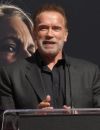 "Vous devez mener la guerre contre vous-même". Arnold Schwarzenegger s'est donné pour tâche de sensibiliser les antisémites l'espace d'un puissant discours.