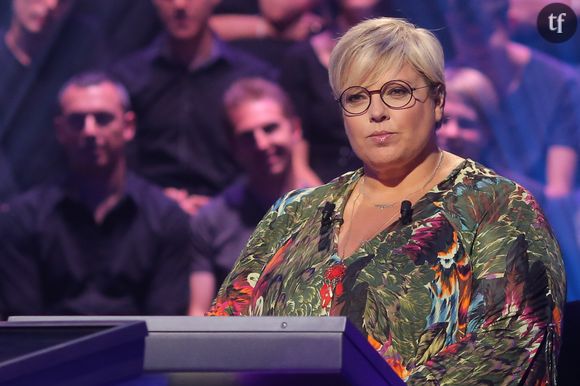 "On a passé l'été à cogiter et on a choisi de faire confiance à une animatrice de talent, populaire et qui adore la culture populaire. Et c'est Laurence Boccolini qui animera Les enfants de la télé à partir de la rentrée".