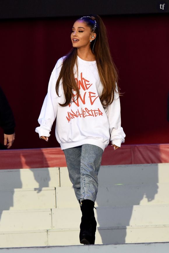 L'espace d'une vidéo Vogue, Ariana Grande a tout dit, sans langue de bois : oui, elle a déjà fait usage de la chirurgie esthétique. Injections dans les lèvres, Botox, produits en tout genre...  
Ariana Grande - Attentat de Manchester : 'One Love Manchester', concert exceptionnel organisé au profit des familles des victimes à Manchester le 4 juin 2017 © DaveHogan For OneLoveManchester/GoffPhotos.com via Bestimage 