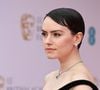 La chronique douce amère d'une solitude au féminin où épate Daisy Ridley, sortie de l'univers "Star Wars". Un film étonnant. Et bouleversant. 
Daisy Ridley - Photocall de la cérémonie des BAFTA 2022 (British Academy Film Awards) au Royal Albert Hall à Londres le 13 mars 2022. 