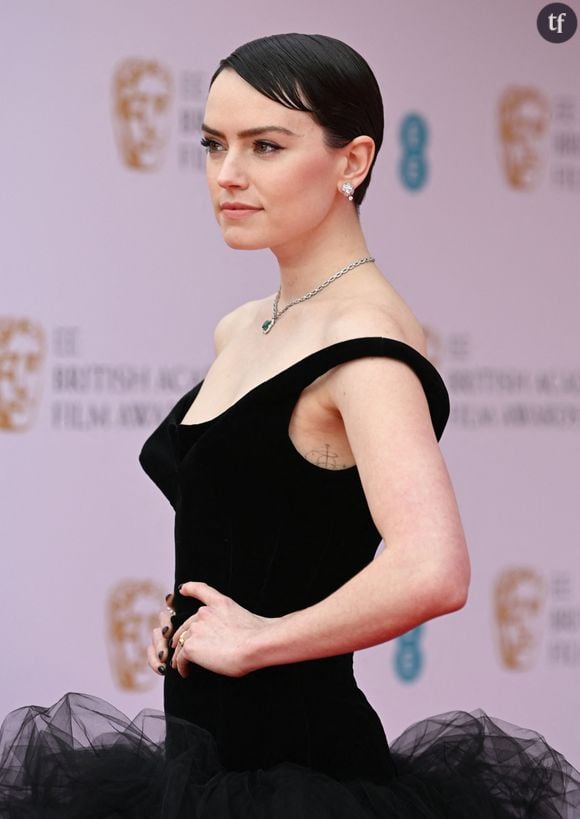 La chronique douce amère d'une solitude au féminin où épate Daisy Ridley, sortie de l'univers "Star Wars". Un film étonnant. Et bouleversant. 
Daisy Ridley - Photocall de la cérémonie des BAFTA 2022 (British Academy Film Awards) au Royal Albert Hall à Londres le 13 mars 2022. 