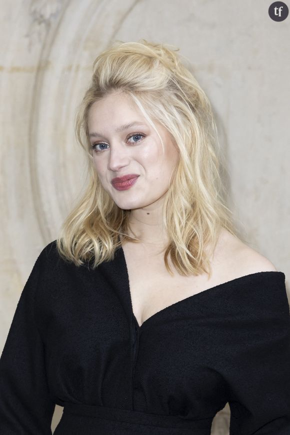 Actrice Césarisée des "Amandiers" tout aussi épatante dans "Rosalie", portrait de femme à barbe actuellement en salles, Nadia Tereszkiewicz dédie des mots plein de tendresse et de sororité à Judith Godrèche. Elle la soutient ouvertement.
Nadia Tereszkiewicz au photocall du défilé Dior Haute Couture Printemps/Été 2024 dans le cadre de la Fashion Week de Paris (PFW), au musée Rodin à Paris, France, le 22 janvier 2024. © Olivier Borde/Bestimage