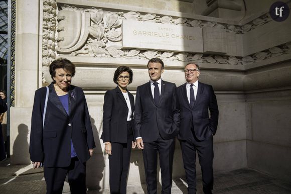 Roselyne Bachelot est atterrée par les témoignages attestant de situations de harcèlement sexuel. Et l'ex ministre de conclure : "Il est temps que la loi du silence ne règle plus"
Roselyne Bachelot, Rachida Dati, le président Emmanuel Macron, guest - Le Président de la République française Emmanuel Macron effectue une visite de fin de travaux au Grand Palais, avant la transmission des clefs au COJOP Paris 2024, le 15 avril 2024, à l'occasion des 100 jours avant l'ouverture des Jeux Olympiques et Paralympiques de Paris 2024. Le chef de l'Etat est accompagné de R.Dati, ministre de la Culture. le Grand Palais accueillera quatre disciplines olympiques et paralympiques : l'escrime du 27 juillet au 4 août, le taekwondo du 7 au 10 août, le para taekwondo du 29 août au 31 août et l'escrime fauteuil du 3 au 7 septembre. Ces compétitions auront lieu dans la Grande Nef, un site iconique pour des Jeux qui illustreront la richesse du patrimoine culturel français. Le Grand Palais accueillera ainsi 8000 personnes pendant les Jeux Olympiques et de 6500 personnes pendant les épreuves paralympiques. © Gabrielle Cezard / Pool / Bestimage 