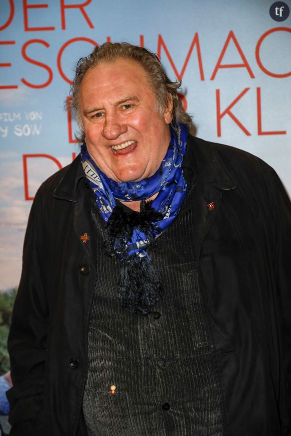 Ce fut le cas des artistes qui ont apposé leur signature à une tribune relayée par Le Figaro, et défendant la présomption d'innocence du comédien.
Gérard Depardieu à la première du film "The Taste of Small Things" à Berlin le 12 janvier 2023