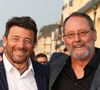 Jean Reno, affirme-t-il aujourd'hui, aurait refusé de la signer, cette tribune. Le célèbre acteur cher à Luc Besson et Jean-Marie Poiré, qui va publier son tout premier roman (un thriller), a tenu à nuancer sa position dans les pages de Paris Match. Au sein du magazine, il s'est exprimé sur le mouvement #MeToo...
Patrick Bruel et Jean Reno sur le tapis rouge du prix du court métrage lors du 37ème festival du film de Cabourg (37ème journées romantiques du 14 au 18 juin 2023), à Cabourg, France, le 16 juin 2023. © Coadic Guirec/Bestimage 