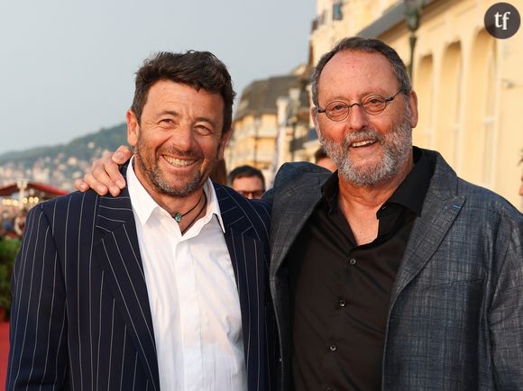 Jean Reno, affirme-t-il aujourd'hui, aurait refusé de la signer, cette tribune. Le célèbre acteur cher à Luc Besson et Jean-Marie Poiré, qui va publier son tout premier roman (un thriller), a tenu à nuancer sa position dans les pages de Paris Match. Au sein du magazine, il s'est exprimé sur le mouvement #MeToo...
Patrick Bruel et Jean Reno sur le tapis rouge du prix du court métrage lors du 37ème festival du film de Cabourg (37ème journées romantiques du 14 au 18 juin 2023), à Cabourg, France, le 16 juin 2023. © Coadic Guirec/Bestimage 